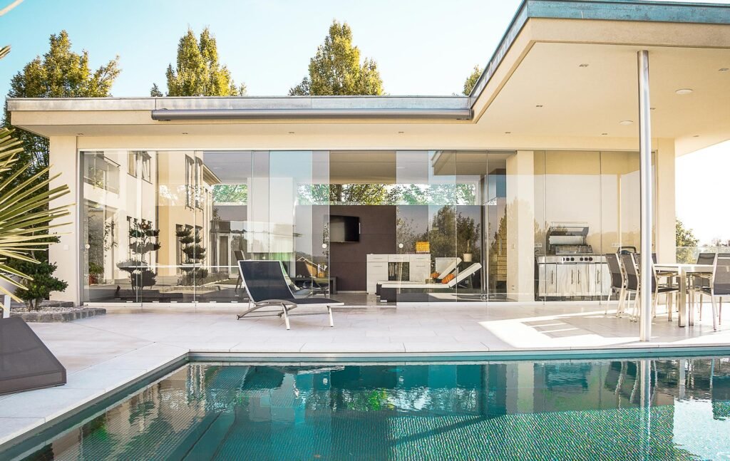 Casa con piscina natural